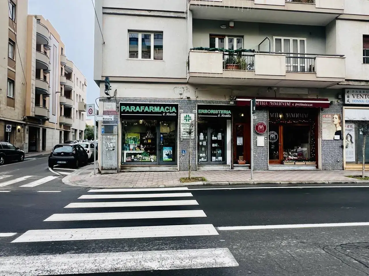 Esercizio commerciale in Viale Bonaria 86, Cagliari, {3} - Foto 1