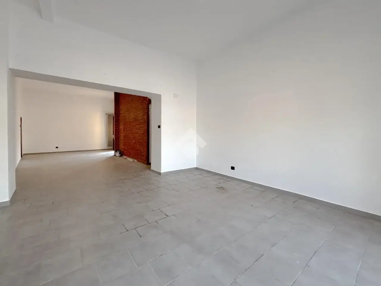Negozio in Piazza Vittorio Emanuele II, Dalmine, {3} - Foto 1