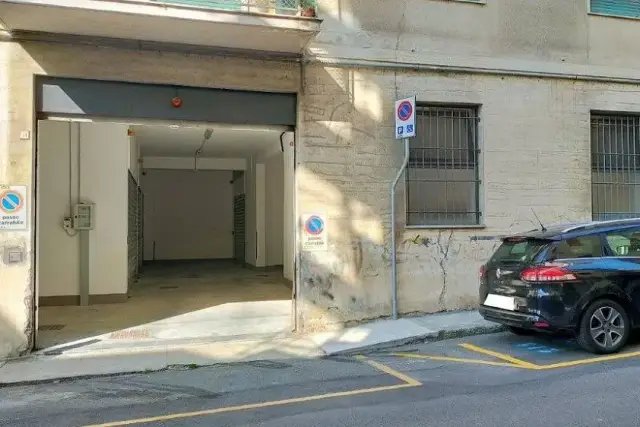 Boxen in Via Francesco Mignone, Savona - Foto 1