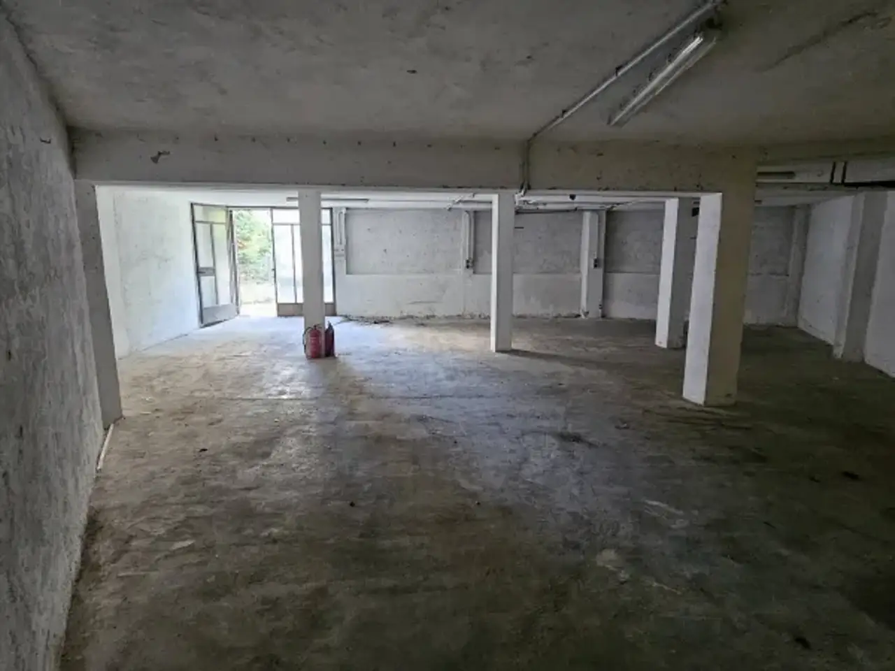 Parcheggio chiuso in Viale Cavour 44, Desenzano Del Garda, {3} - Foto 1
