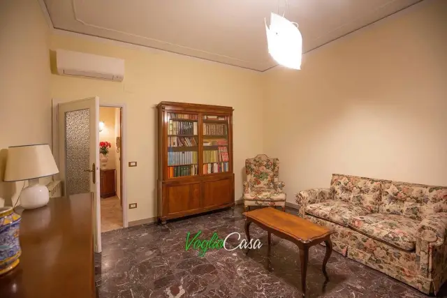 Vierzimmerwohnung in Piazza di San Iacopino, Firenze - Foto 1