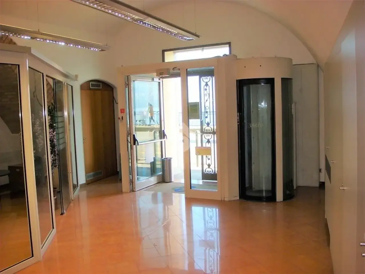 Ufficio in Via Roma 4, Tavernola Bergamasca, {3} - Foto 1