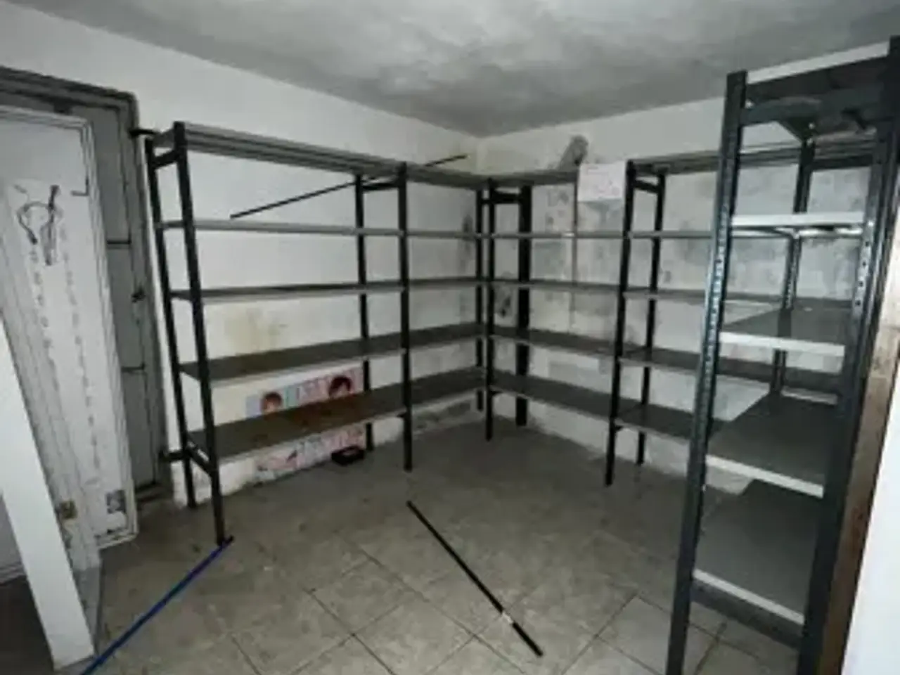 Negozio in , Savona, {3} - Foto 2