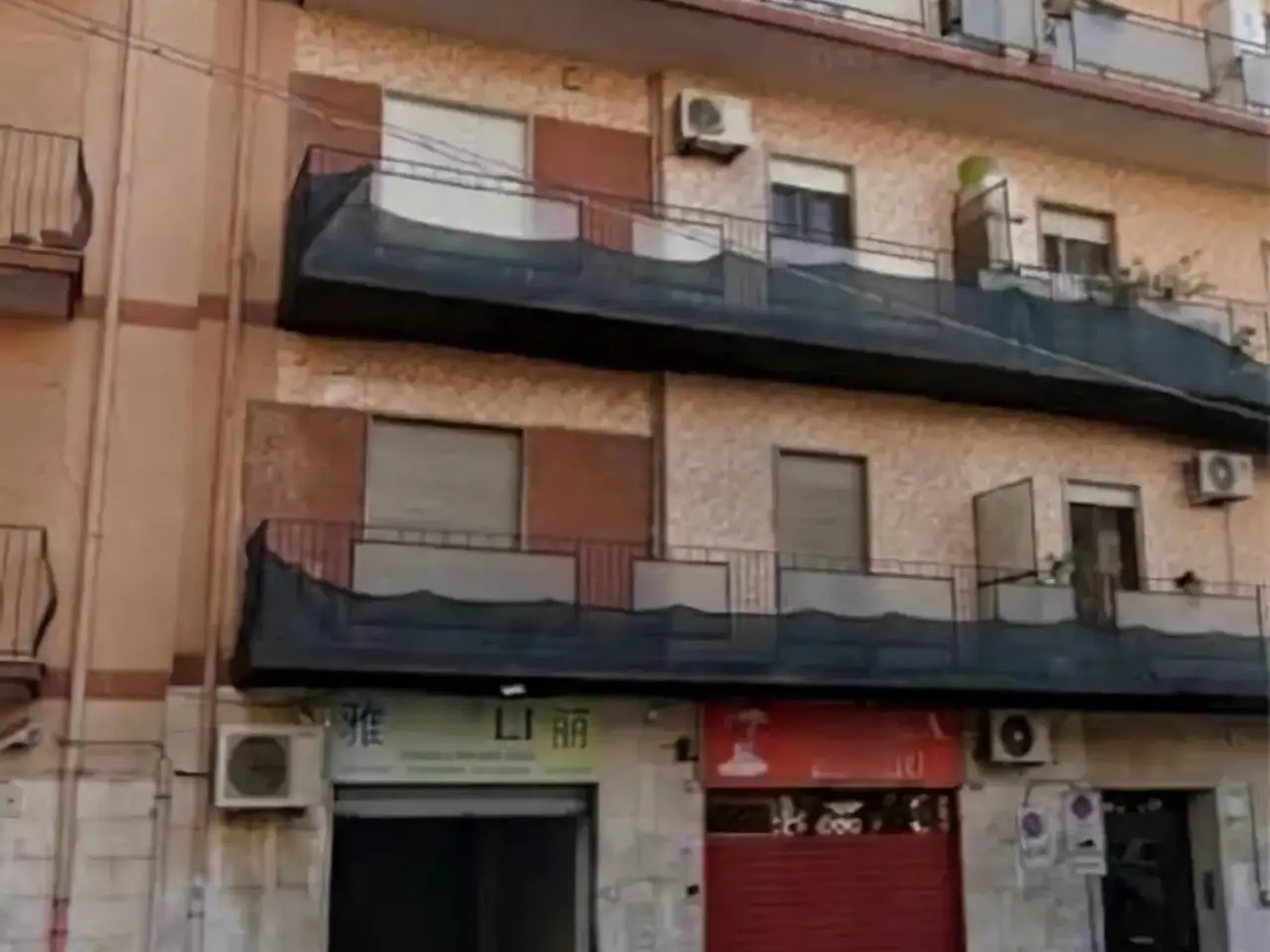Negozio in Via Generale Pietro De Laclos 40, Taranto, {3} - Foto 1
