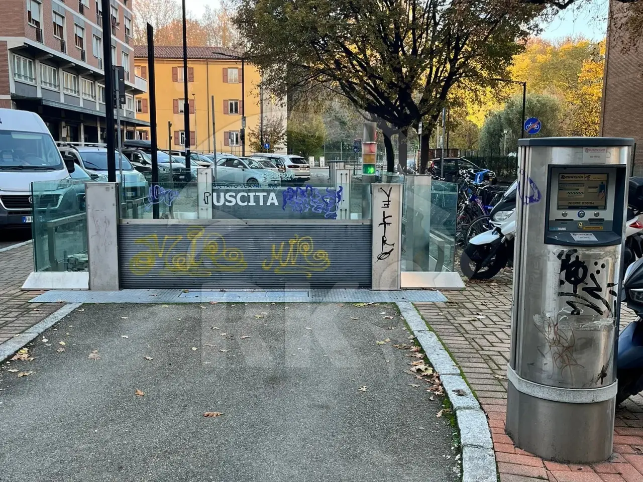 Parcheggio chiuso in Via Angelo Finelli 3, Bologna, {3} - Foto 1
