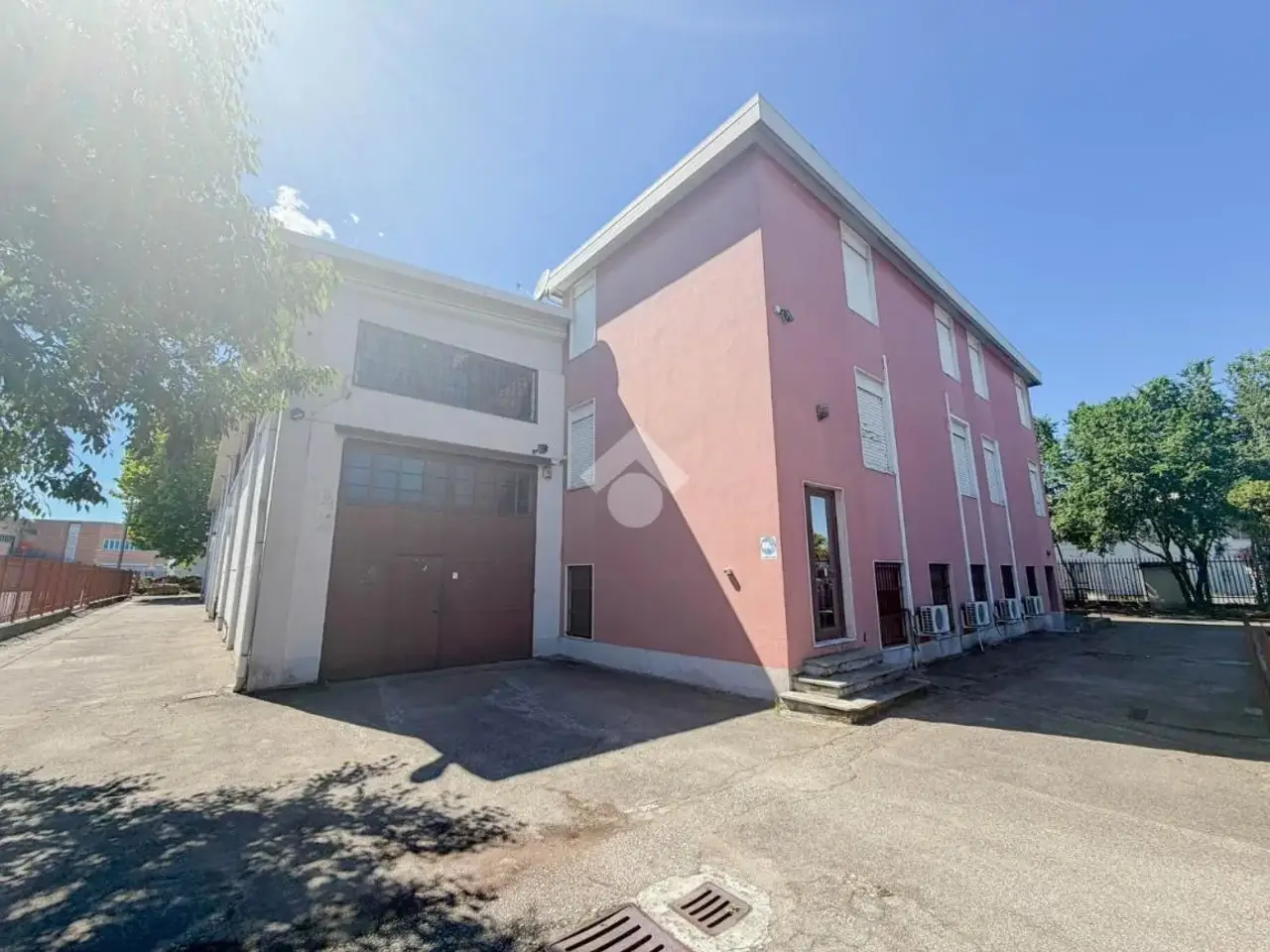Capannone in Via Fratelli Bandieri, Peschiera Borromeo, {3} - Foto 1