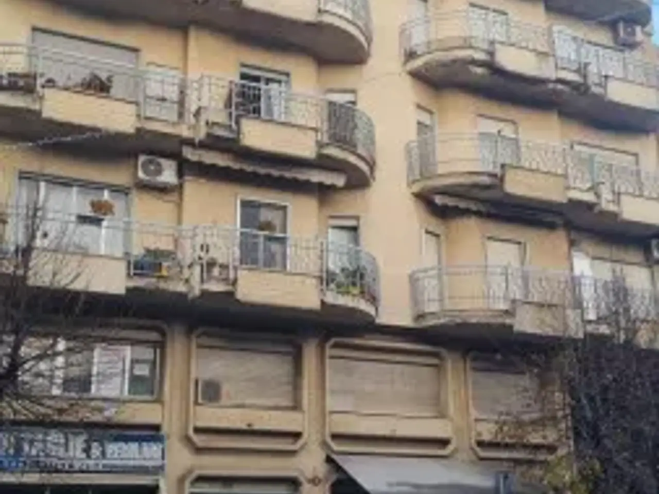 Ufficio in Corso Vittorio Emanuele 116, San Cataldo, {3} - Foto 1