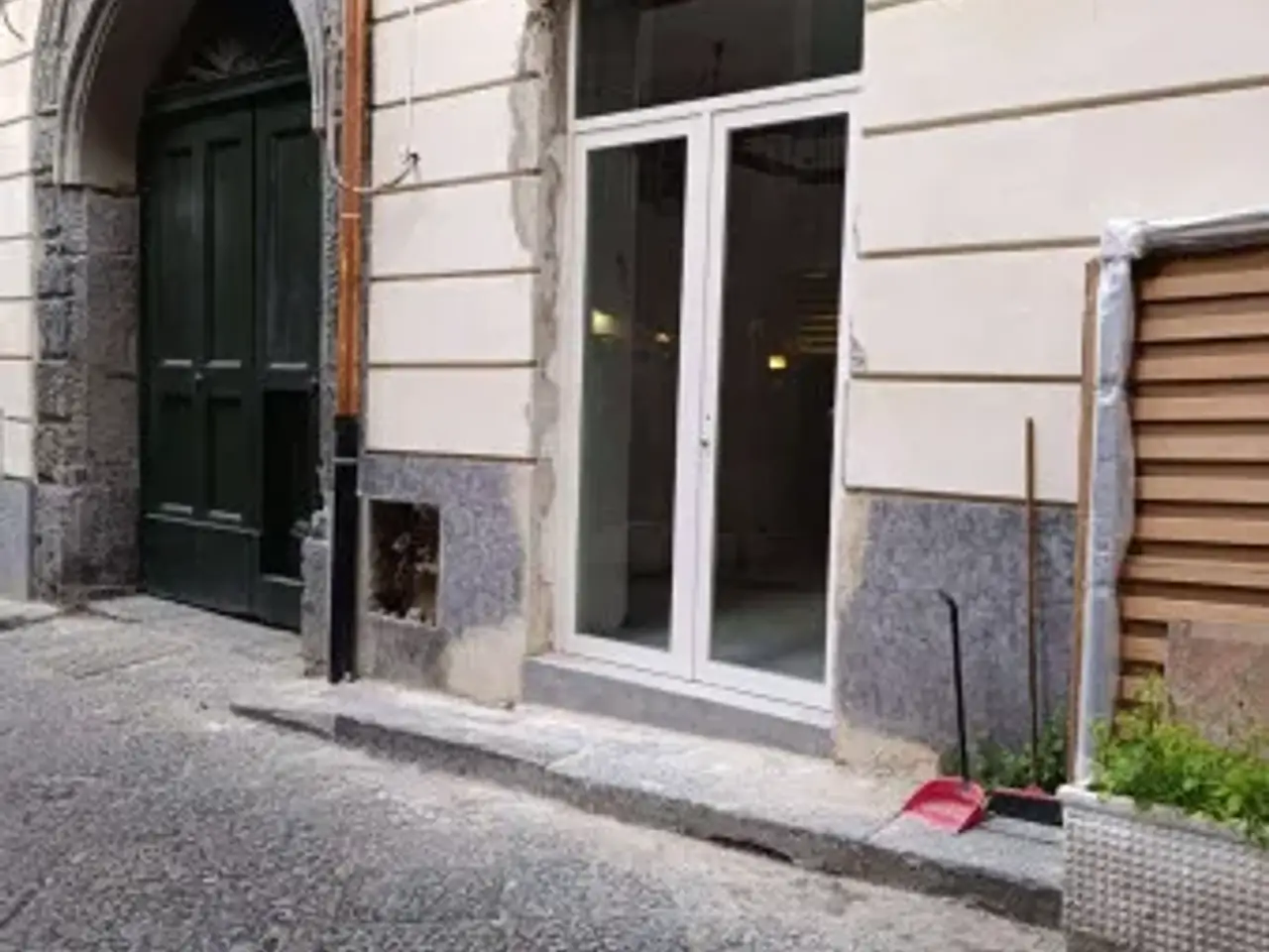 Negozio in Vico Vasto a Chiaia, Napoli, {3} - Foto 1