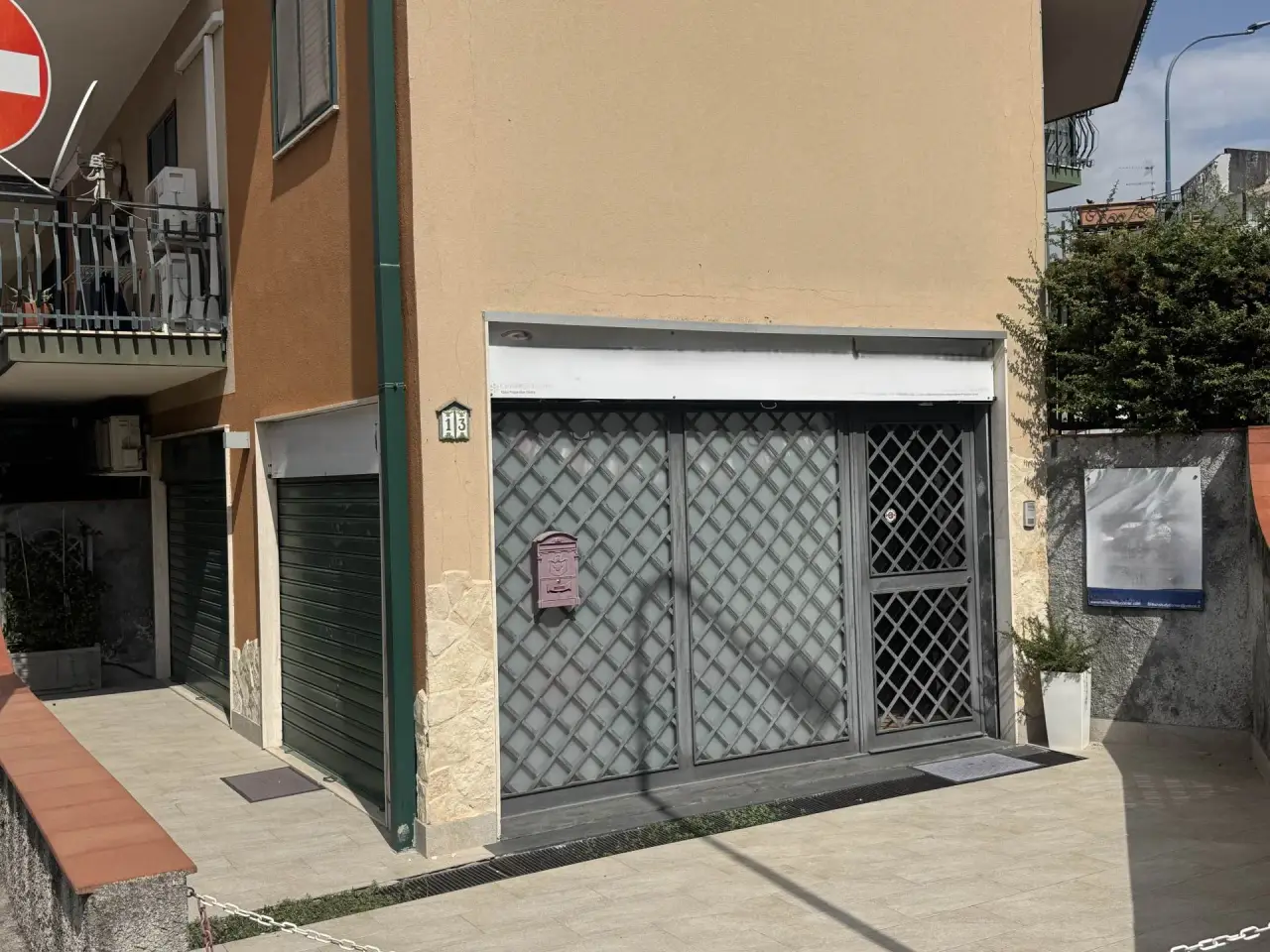 Negozio in Via Sarafia, Pedara, {3} - Foto 1