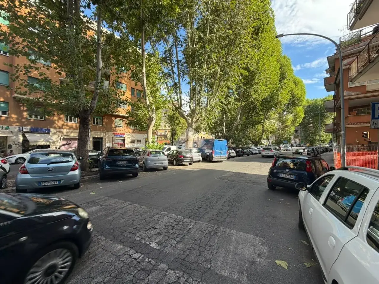 Negozio in Viale Pantelleria 24, Roma, {3} - Foto 1