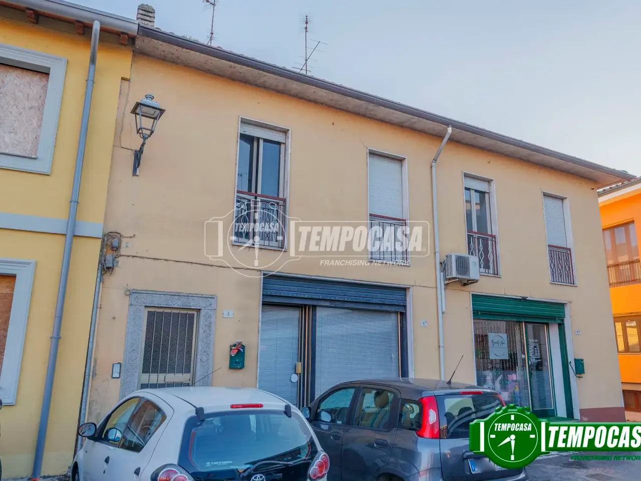 Negozio in Piazza Garibaldi, Motta Visconti, {3} - Foto 1