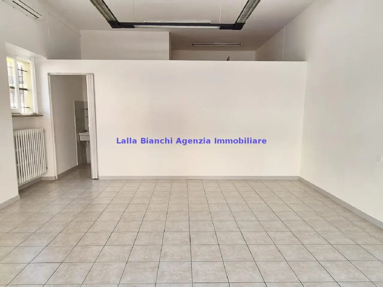 Negozio in Via Lanza, Pesaro, {3} - Foto 2