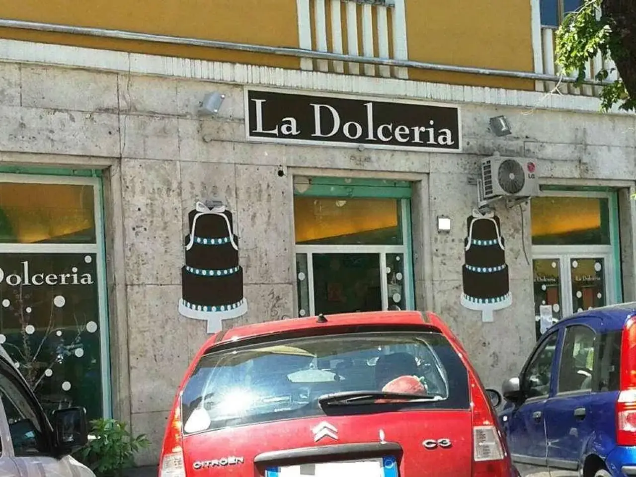 Locale commerciale in Via di Donna Olimpia Roma, Roma, {3} - Foto 1