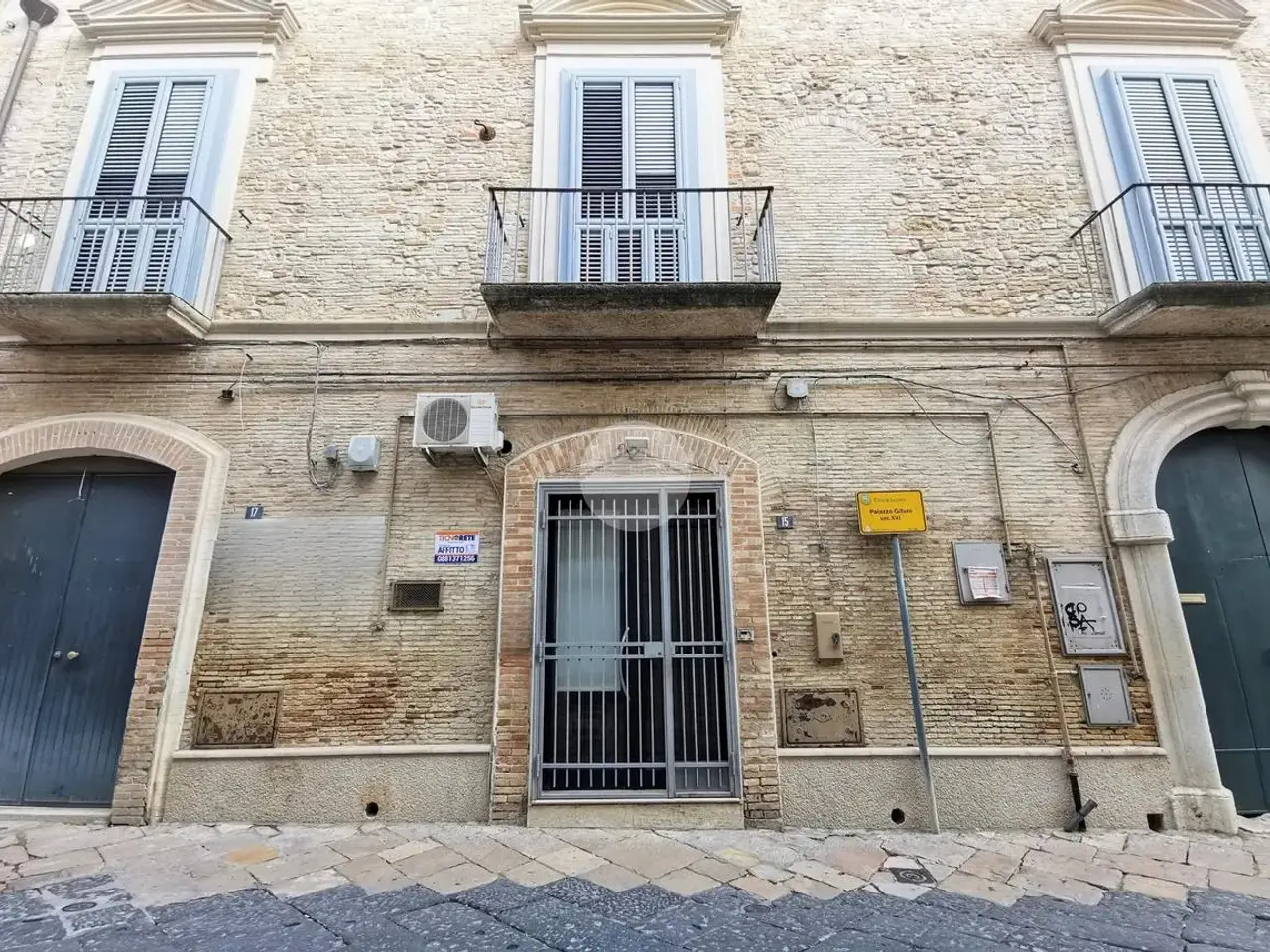 Negozio in Locale Corso Garibaldi 15, Lucera, {3} - Foto 1