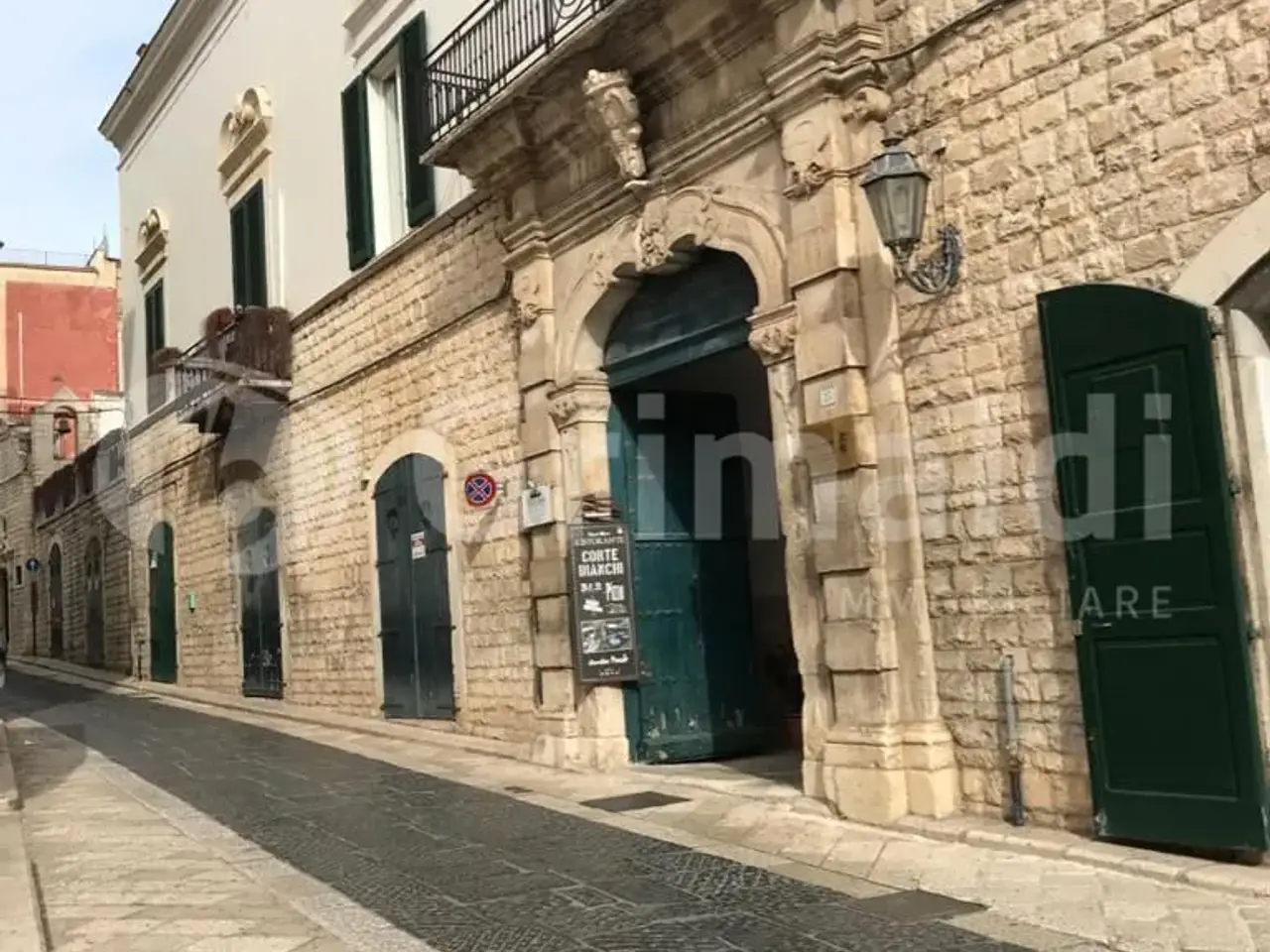 Palazzina commerciale in Via Arcangelo Prologo 23, Trani, {3} - Foto 1
