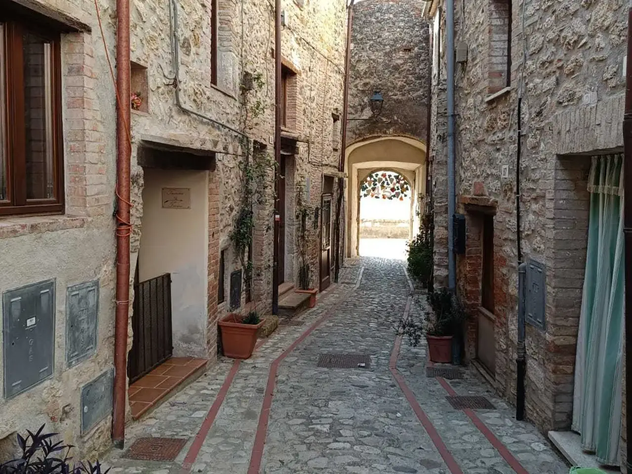 Parcheggio chiuso in , Amelia, {3} - Foto 1