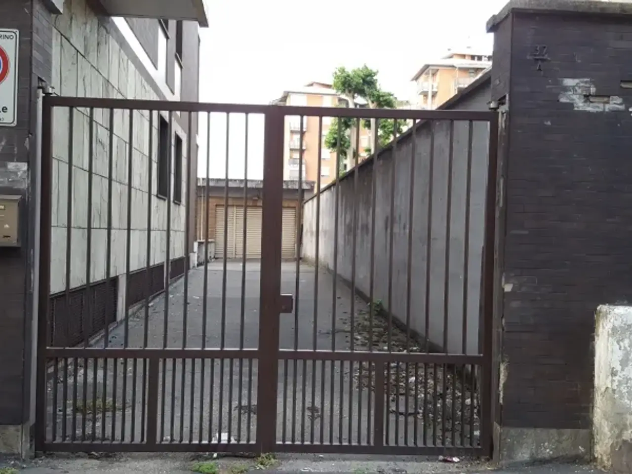 Capannone in Torino – Regio Parco / Giardini Reali.Via Fiochetto 35, Torino, {3} - Foto 1