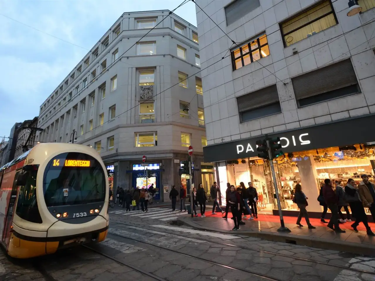 Negozio in Via Torino, Milano, {3} - Foto 1