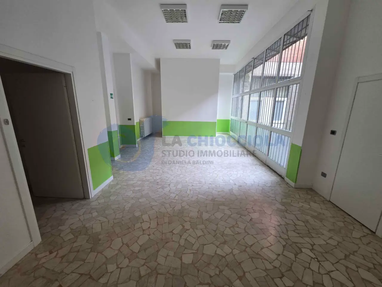 Palazzina commerciale in , Bologna, {3} - Foto 1