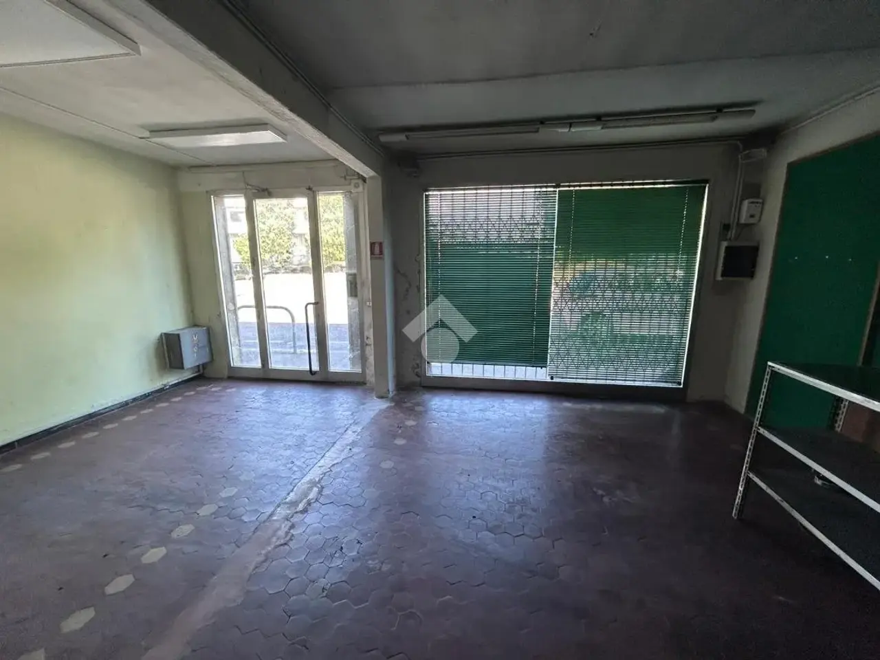 Negozio in Via Via Ercole De Roberti 16, Padova, {3} - Foto 1