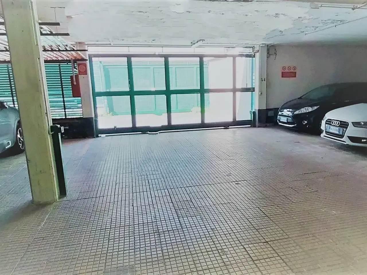 Parcheggio chiuso in Via del Pianeta Terra 56, Roma, {3} - Foto 1