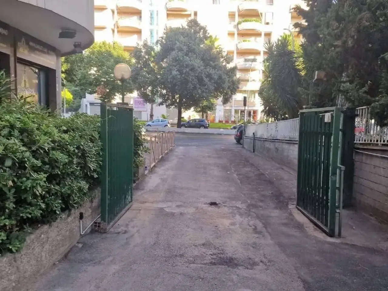 Parcheggio chiuso in Via Isacco Newton, Roma, {3} - Foto 1