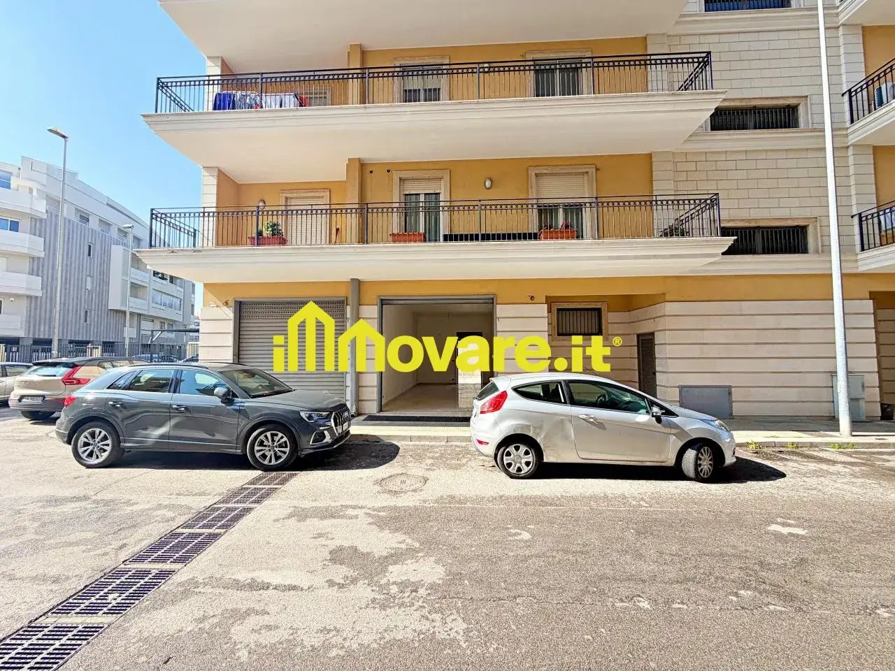 Negozio in Via Masaccio, Triggiano, {3} - Foto 1