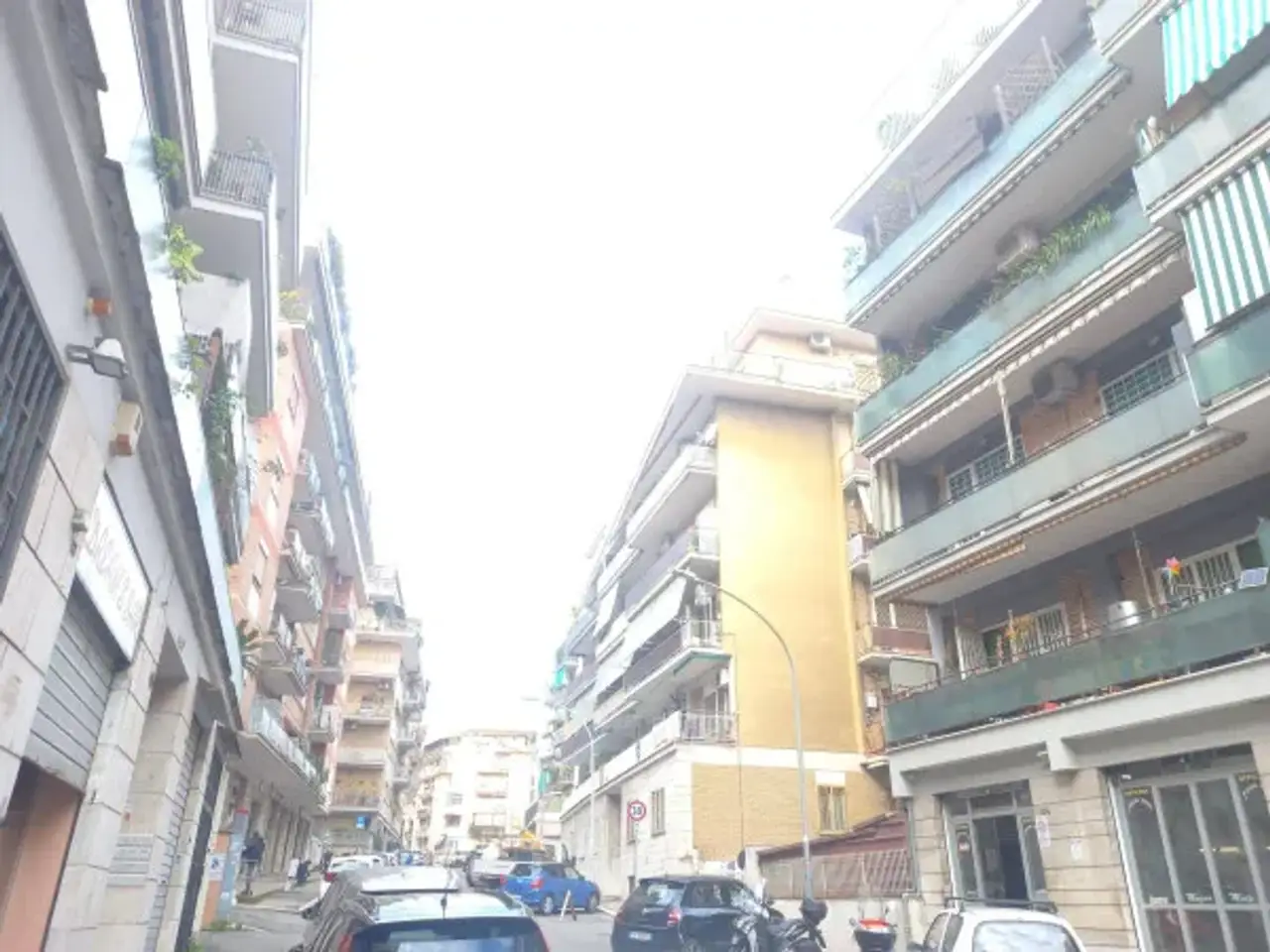 Negozio in Via Pasquale Revoltella, Roma, {3} - Foto 2