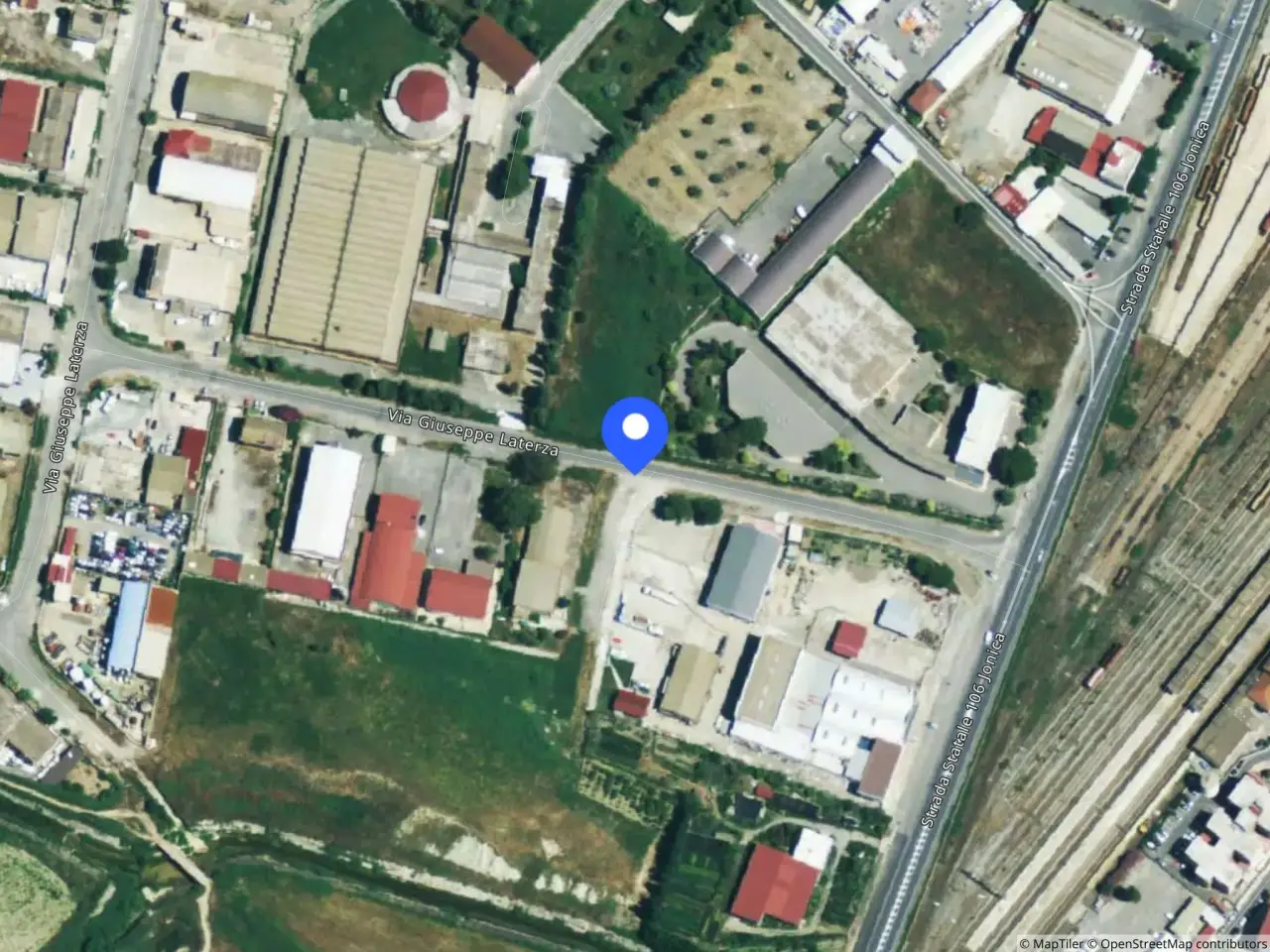 Fabbricato misto in Via Giuseppe Laterza, 47-49 47, Crotone, {3} - Foto 1