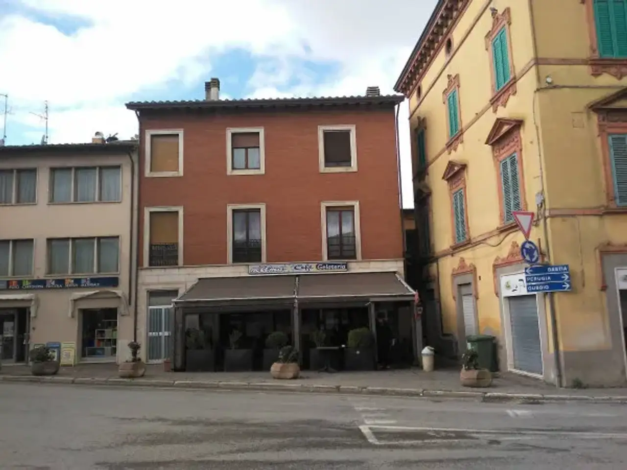 Negozio in Via Indipendenza, Assisi, {3} - Foto 2