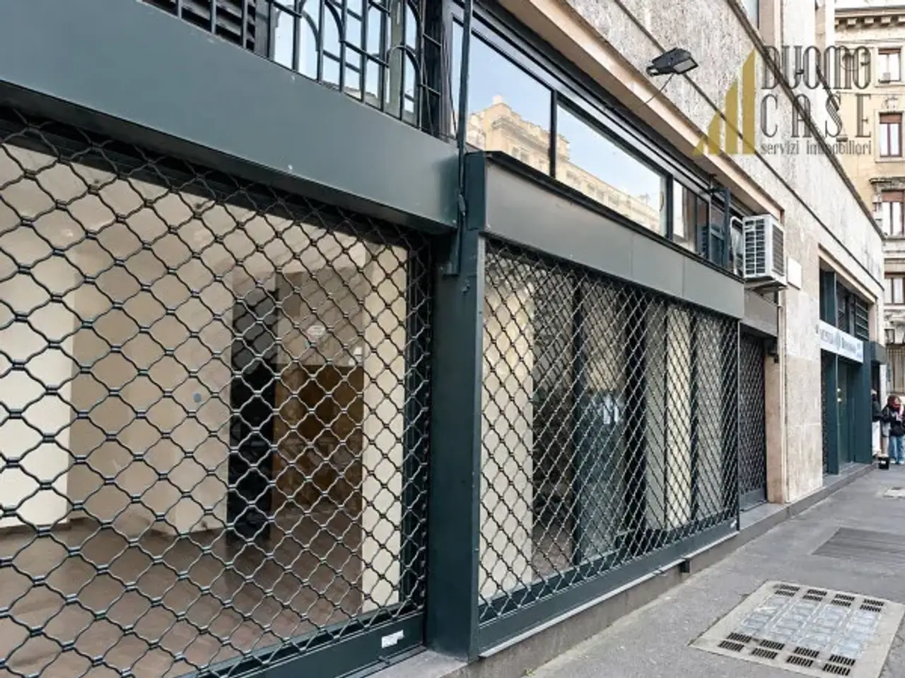 Negozio in Via Santa Tecla 4, Milano, {3} - Foto 2