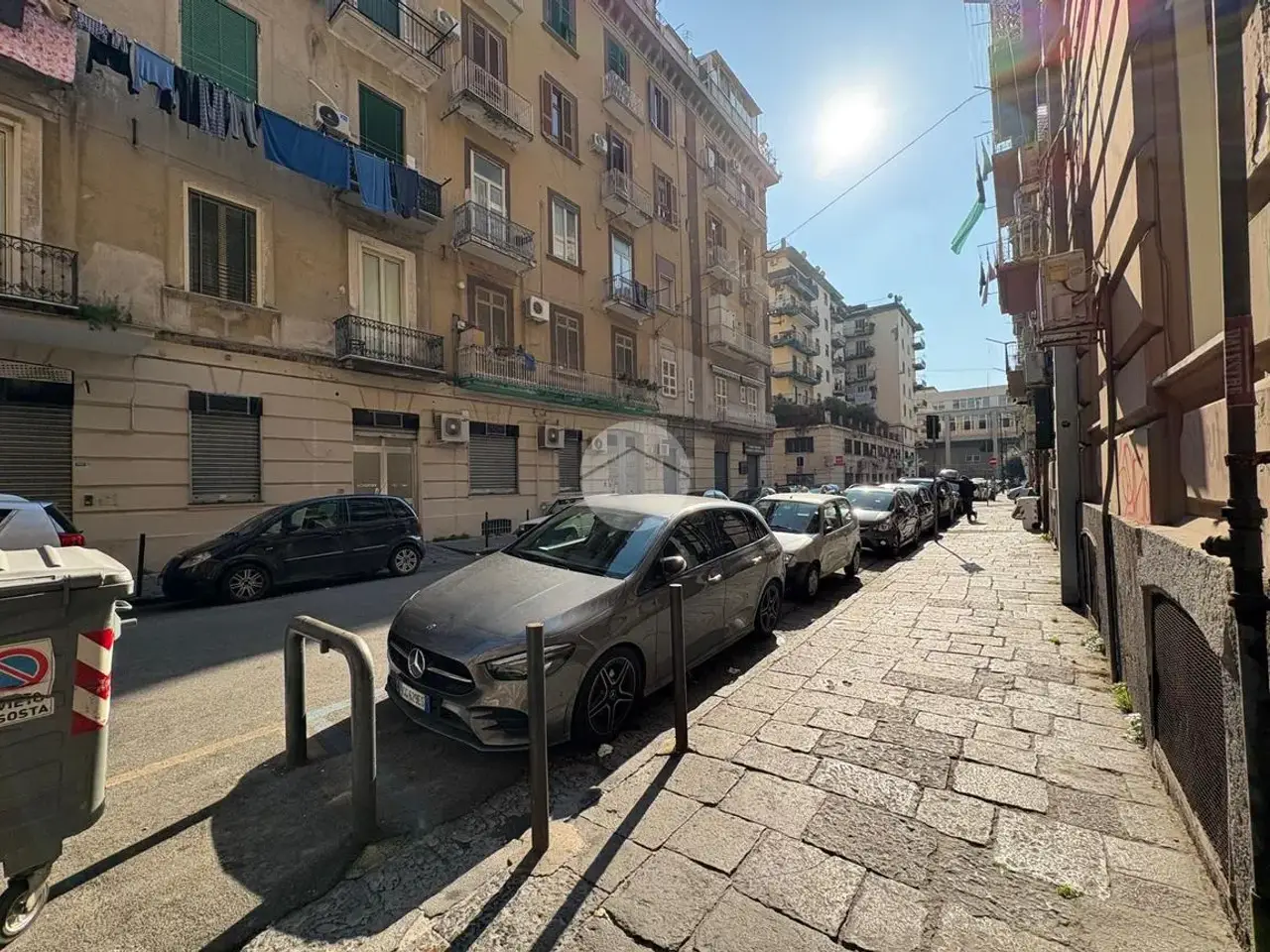 Magazzino in Via Brindisi 14, Napoli, {3} - Foto 2
