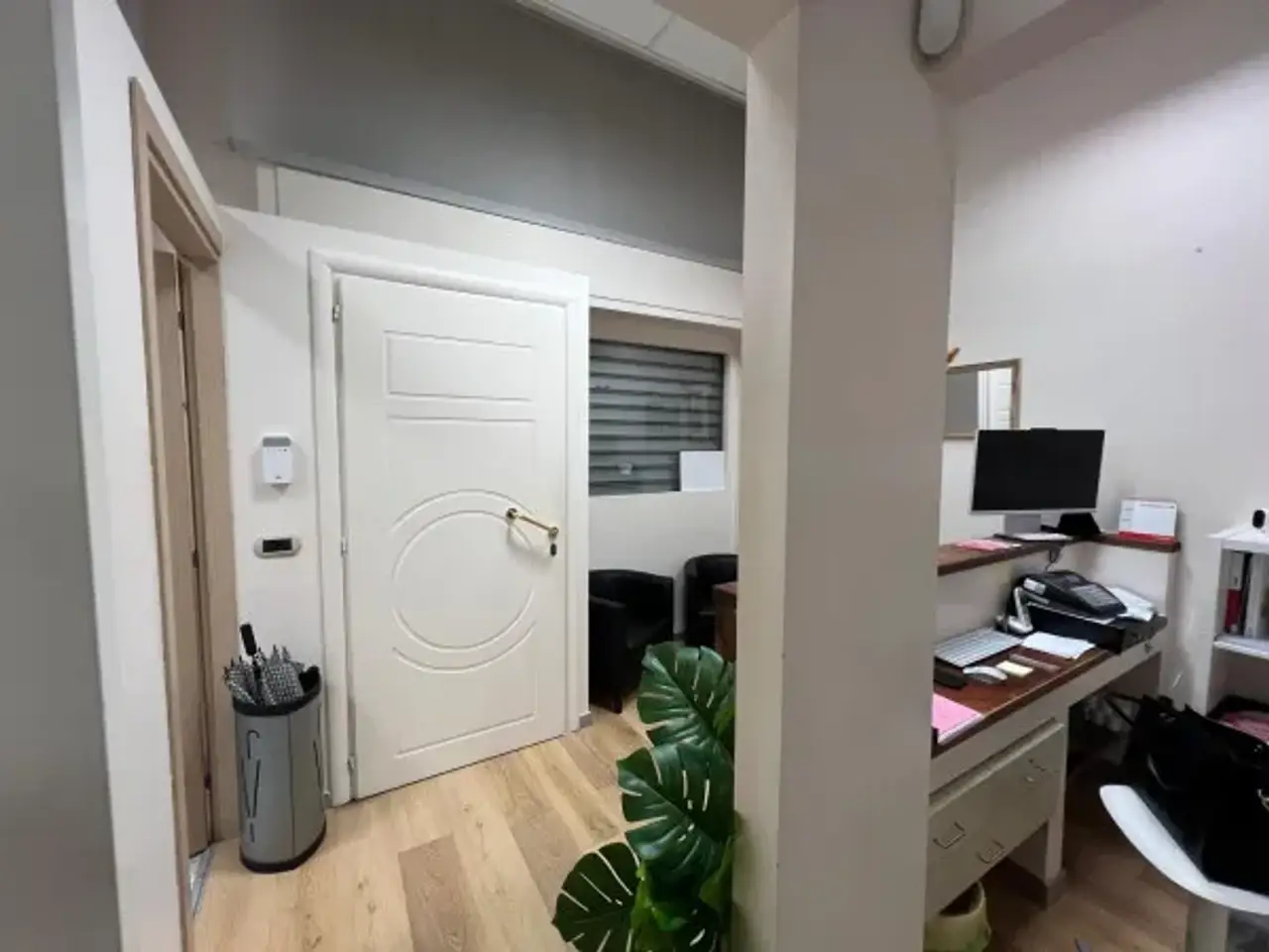 Profumeria in Via Francesco Brioschi 52, Milano, {3} - Foto 2
