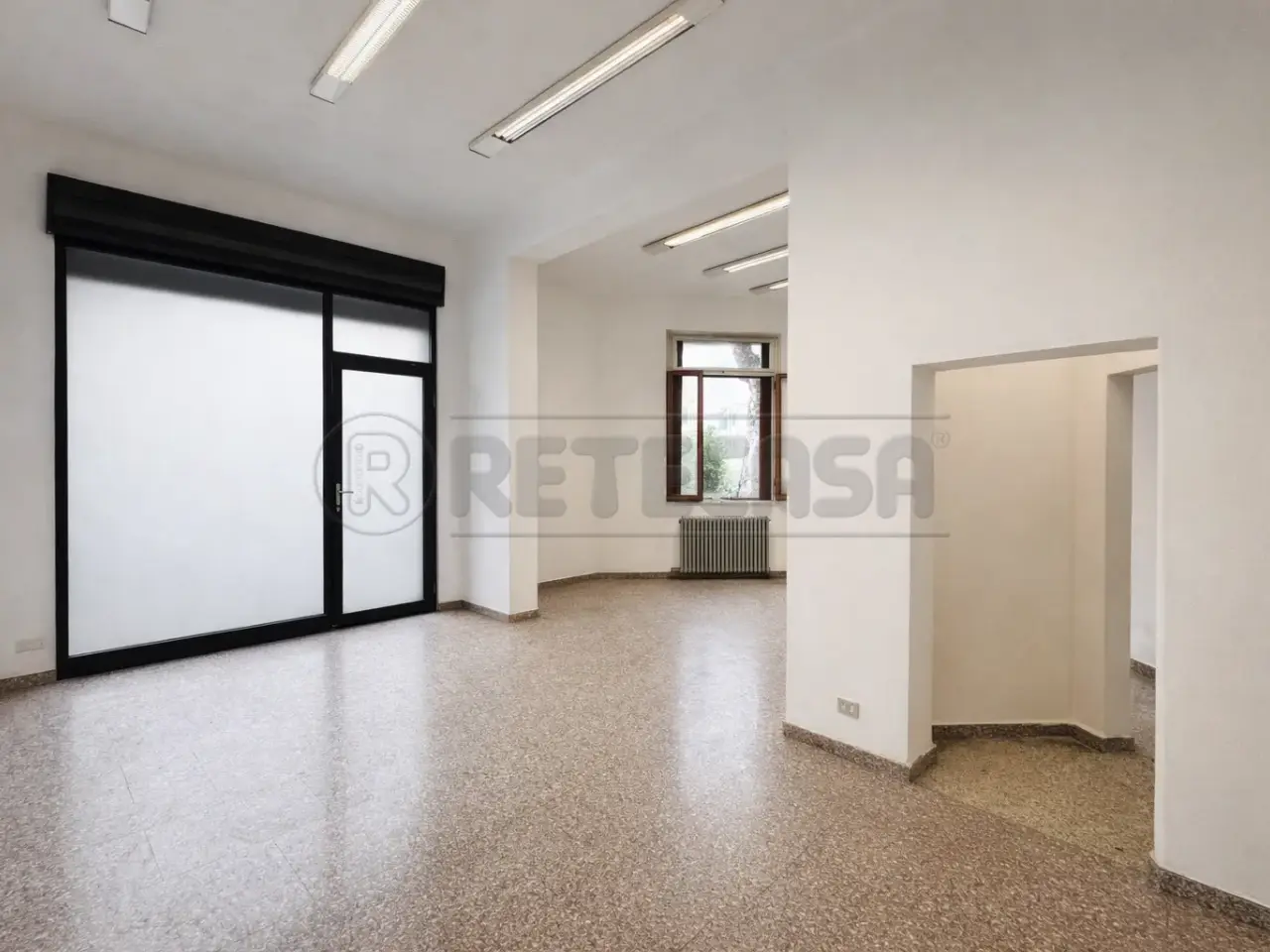 Palazzina commerciale in Via Giovanni Gradenigo 2, Padova, {3} - Foto 1
