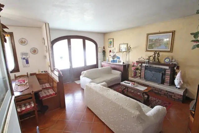 Terraced house in Via Caltana, Mirano - Photo 1