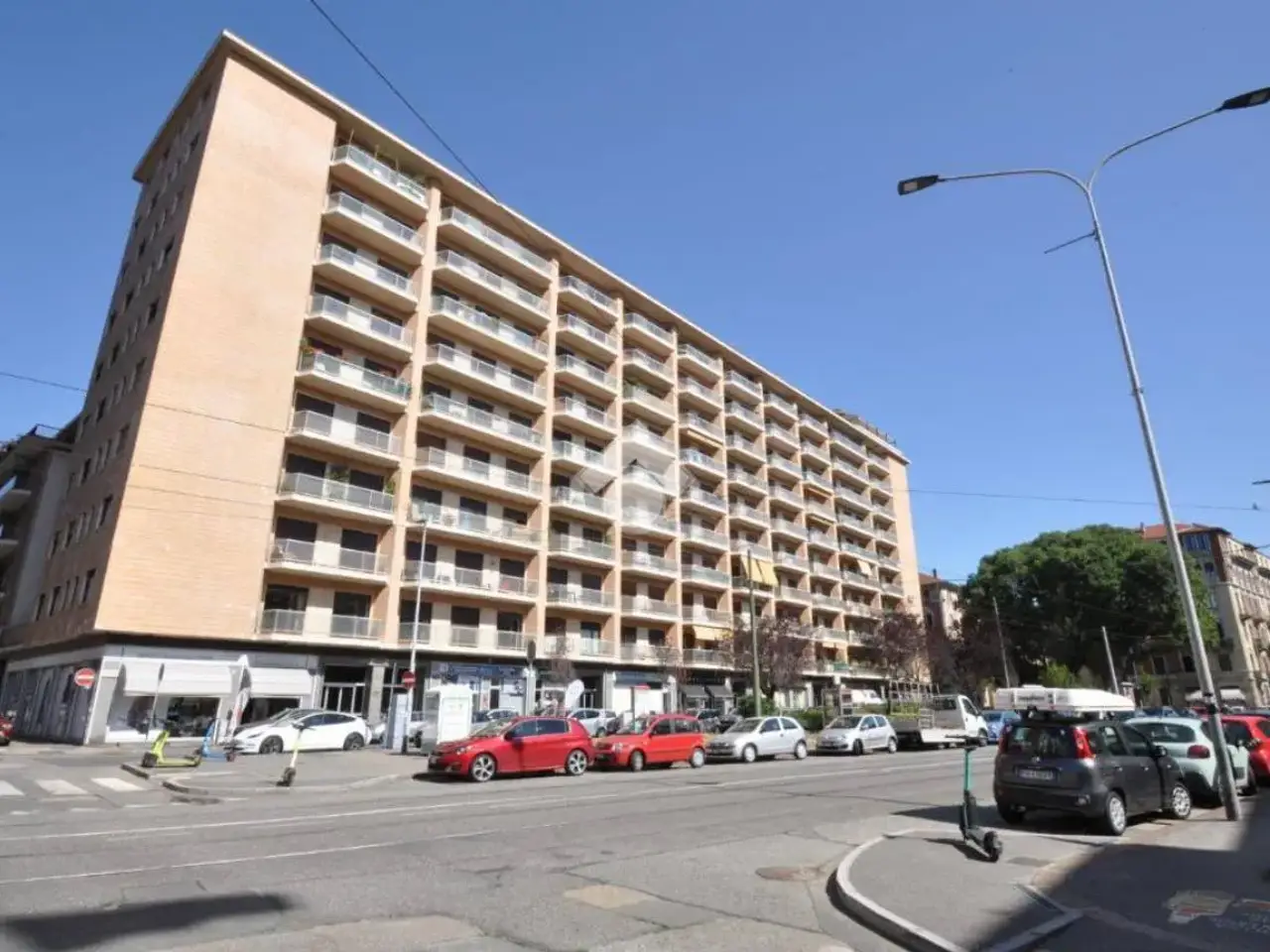 Negozio in Piazza Arturo Graf 122, Torino, {3} - Foto 1