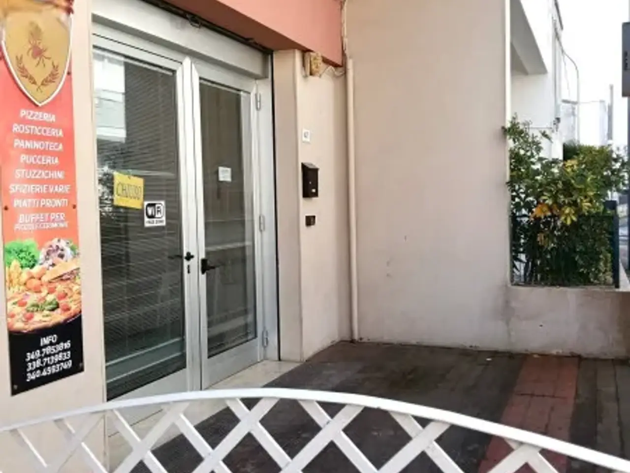 Tavola calda in Via Pio XII, Poggiardo, {3} - Foto 2