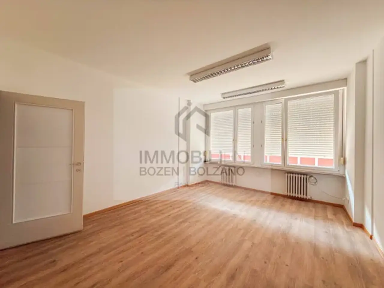 Ufficio in Via Doktor Joseph Streiter 1, Bolzano, {3} - Foto 1