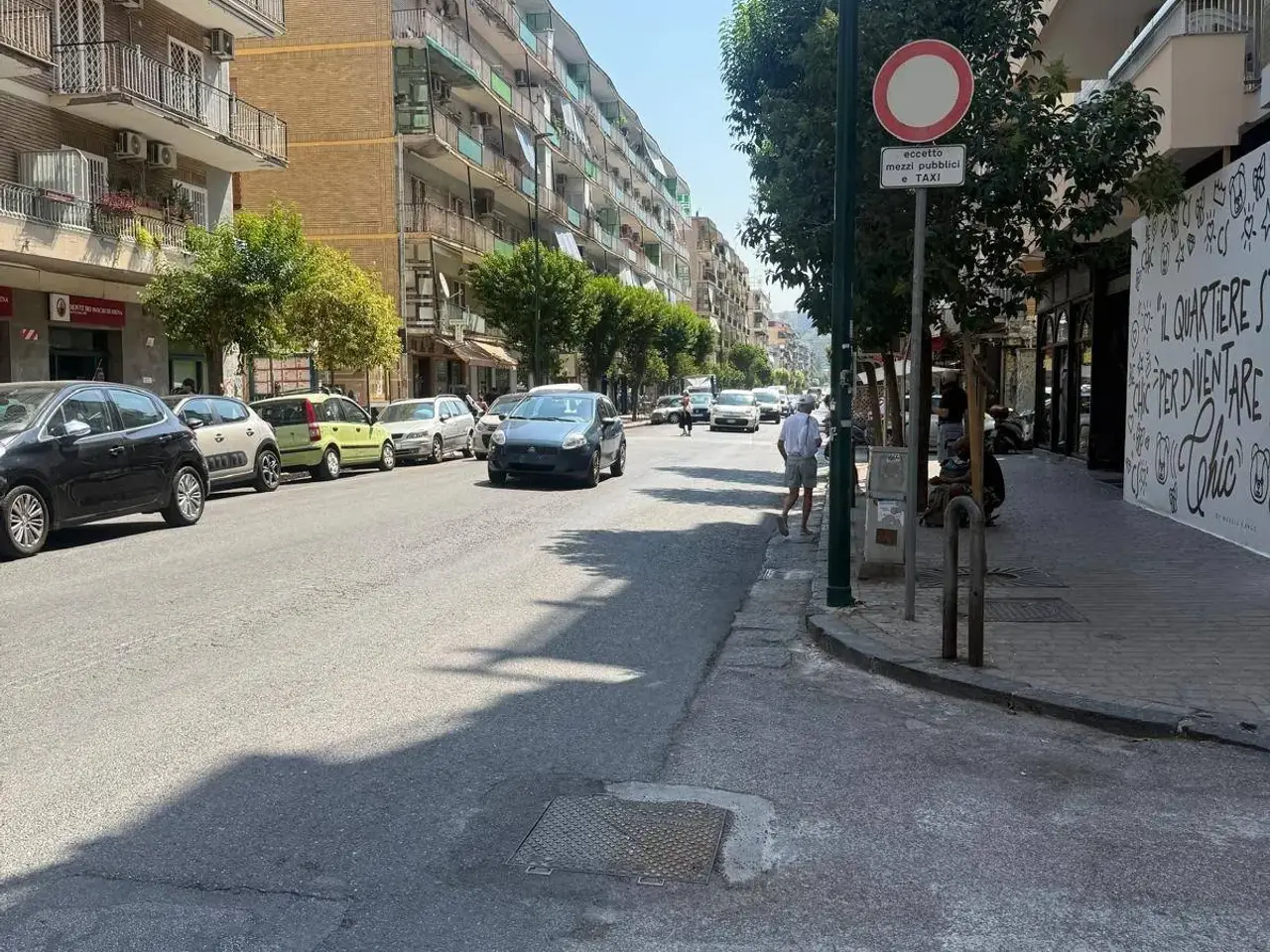 Esercizio commerciale in Via dell'Epomeo, Napoli, {3} - Foto 1