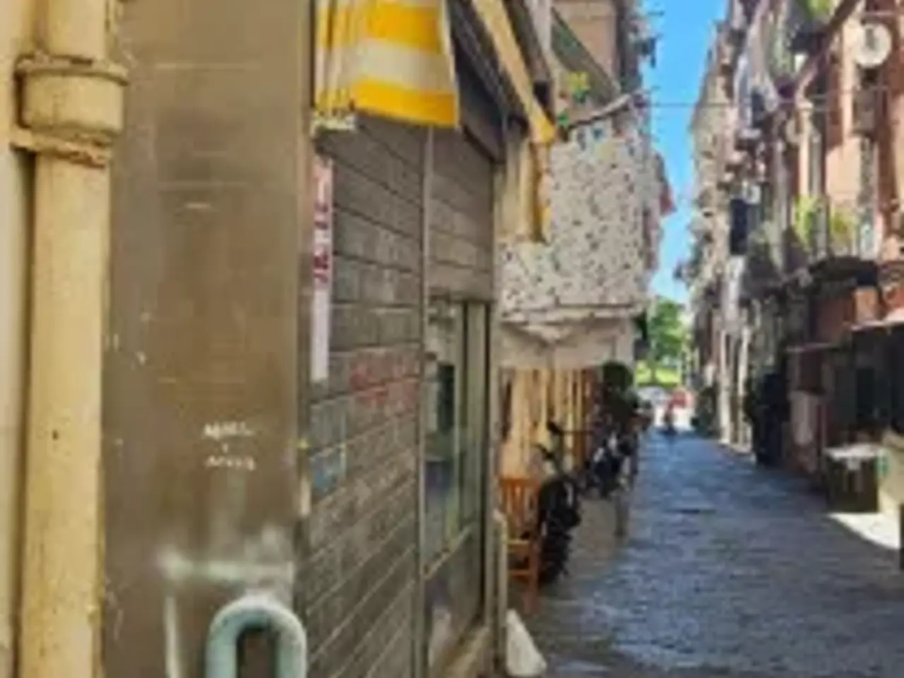 Negozio in Vico San Guido 21, Napoli, {3} - Foto 2