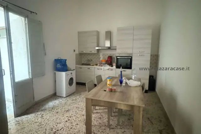 4-room flat in {3}, - Photo 1