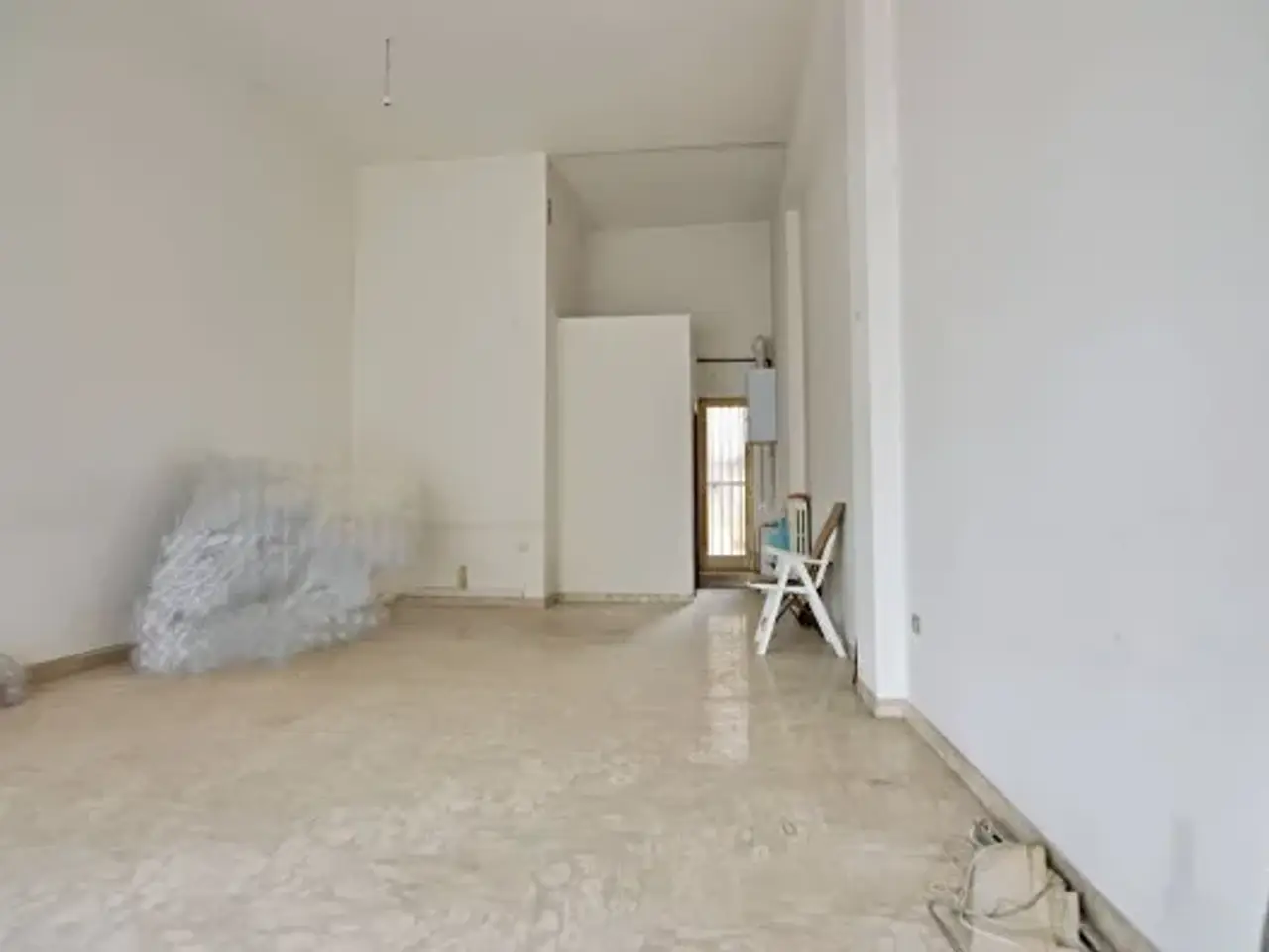 Negozio in Via Giovanni Pascoli, Putignano, {3} - Foto 2
