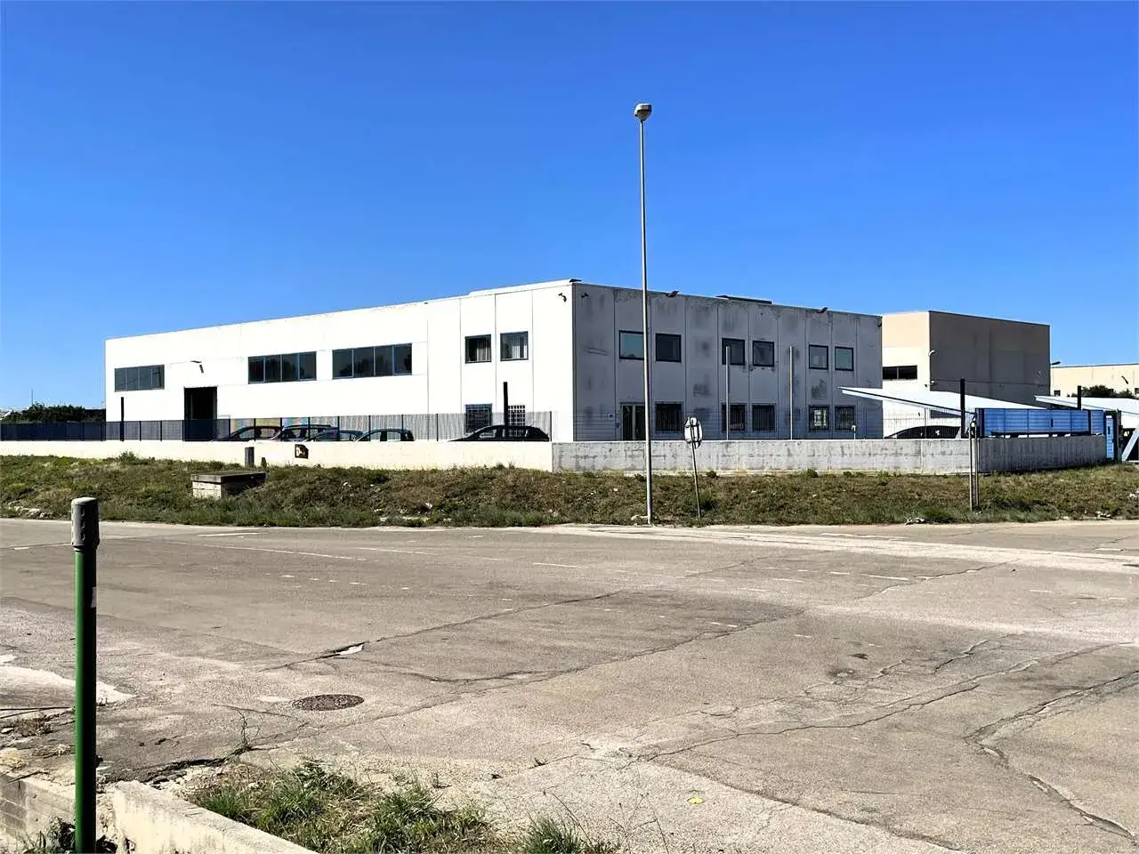 Ufficio in Via Alessandro Artom, 1, 72100 Brindisi, Brindisi, {3} - Foto 1
