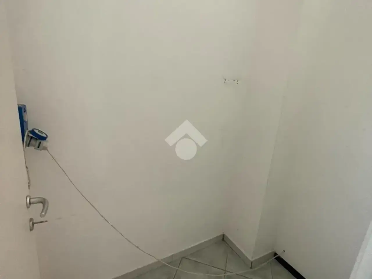 Negozio in Via Dante Alighieri 26, Cerro Maggiore, {3} - Foto 1
