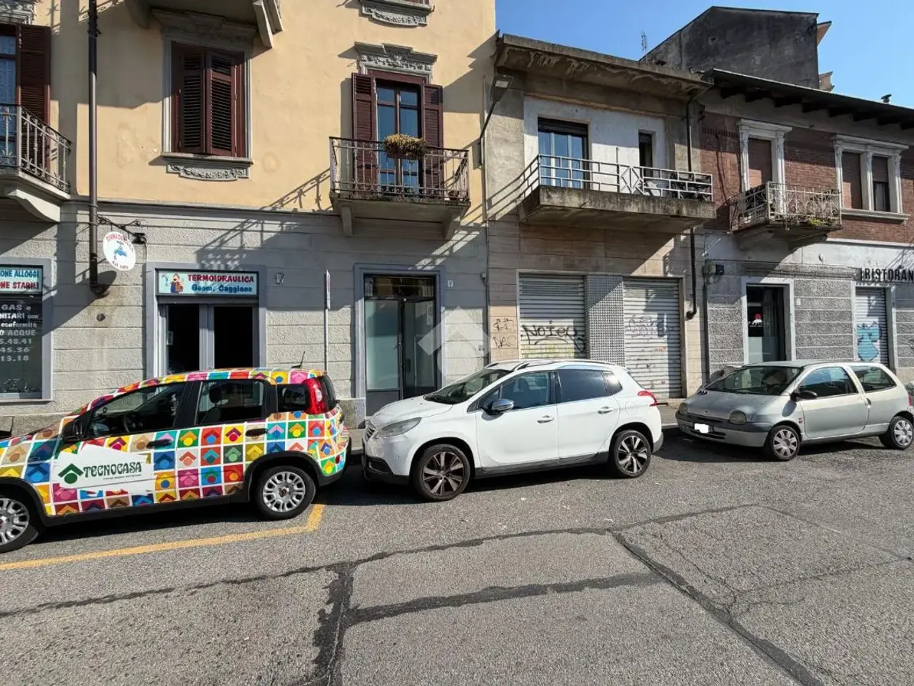 Negozio in Via Airasca 15, Torino, {3} - Foto 1
