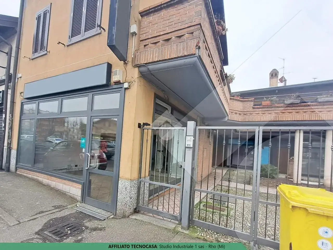 Negozio in Via Sempione 10, Pogliano Milanese, {3} - Foto 1