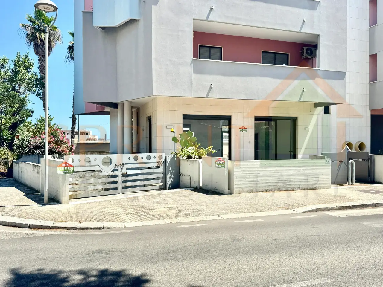 Negozio in Via Vittorio Veneto 269, Monopoli, {3} - Foto 1