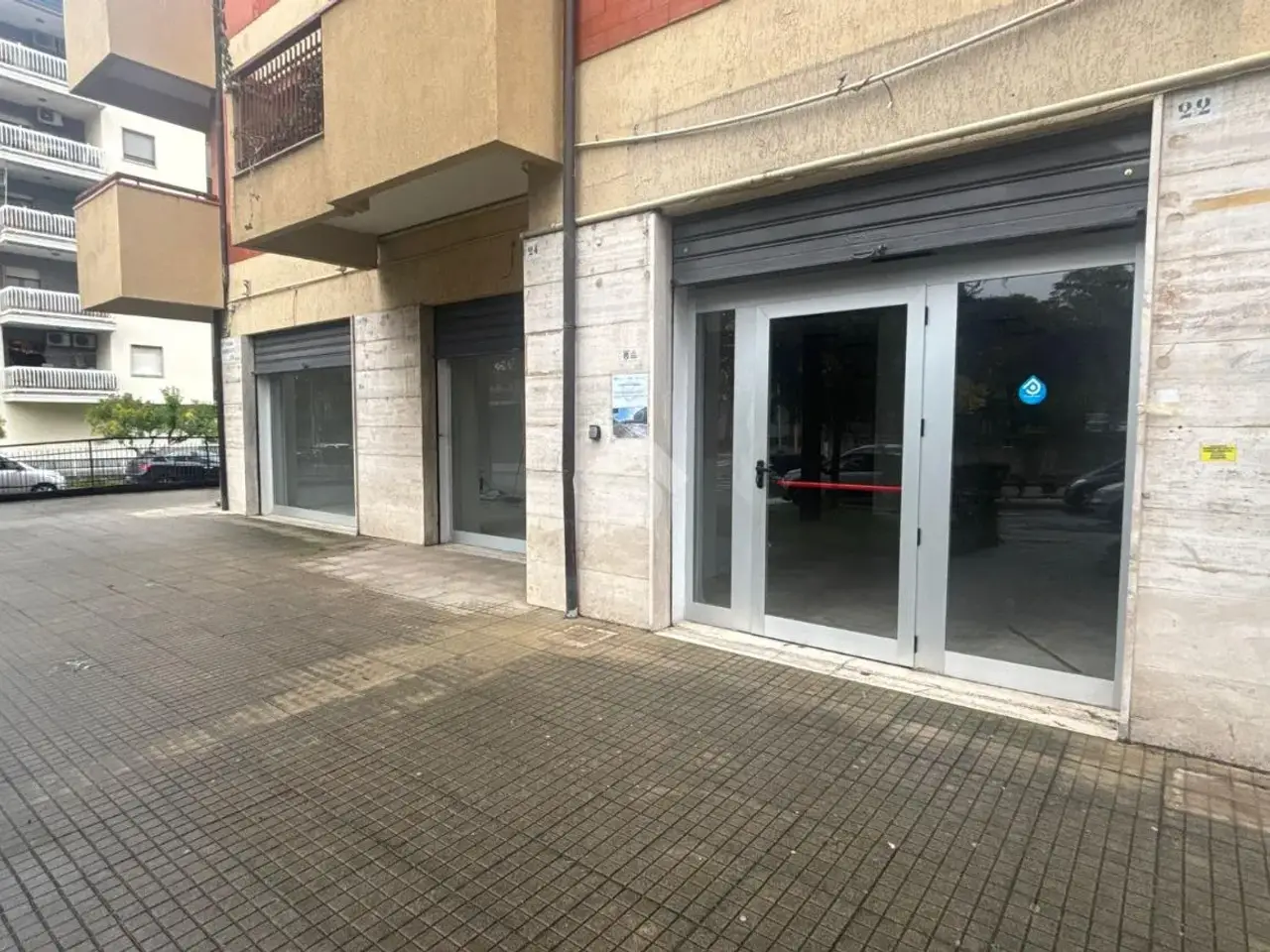 Negozio in Viale Paolo Borsellino 98, Cosenza, {3} - Foto 1