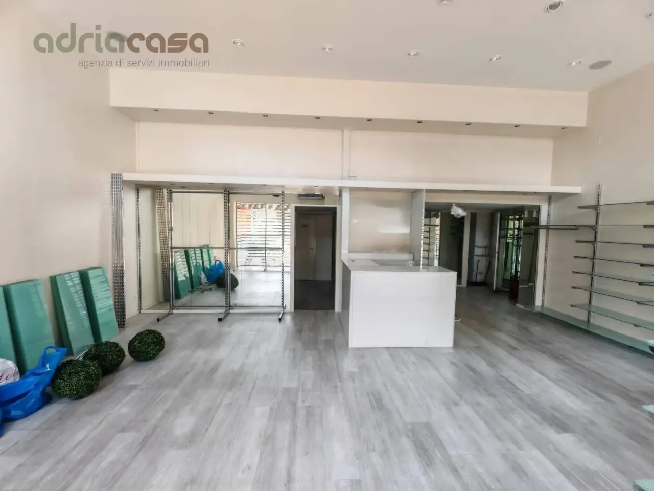 Negozio in Viale Ceccarini, Riccione, {3} - Foto 1