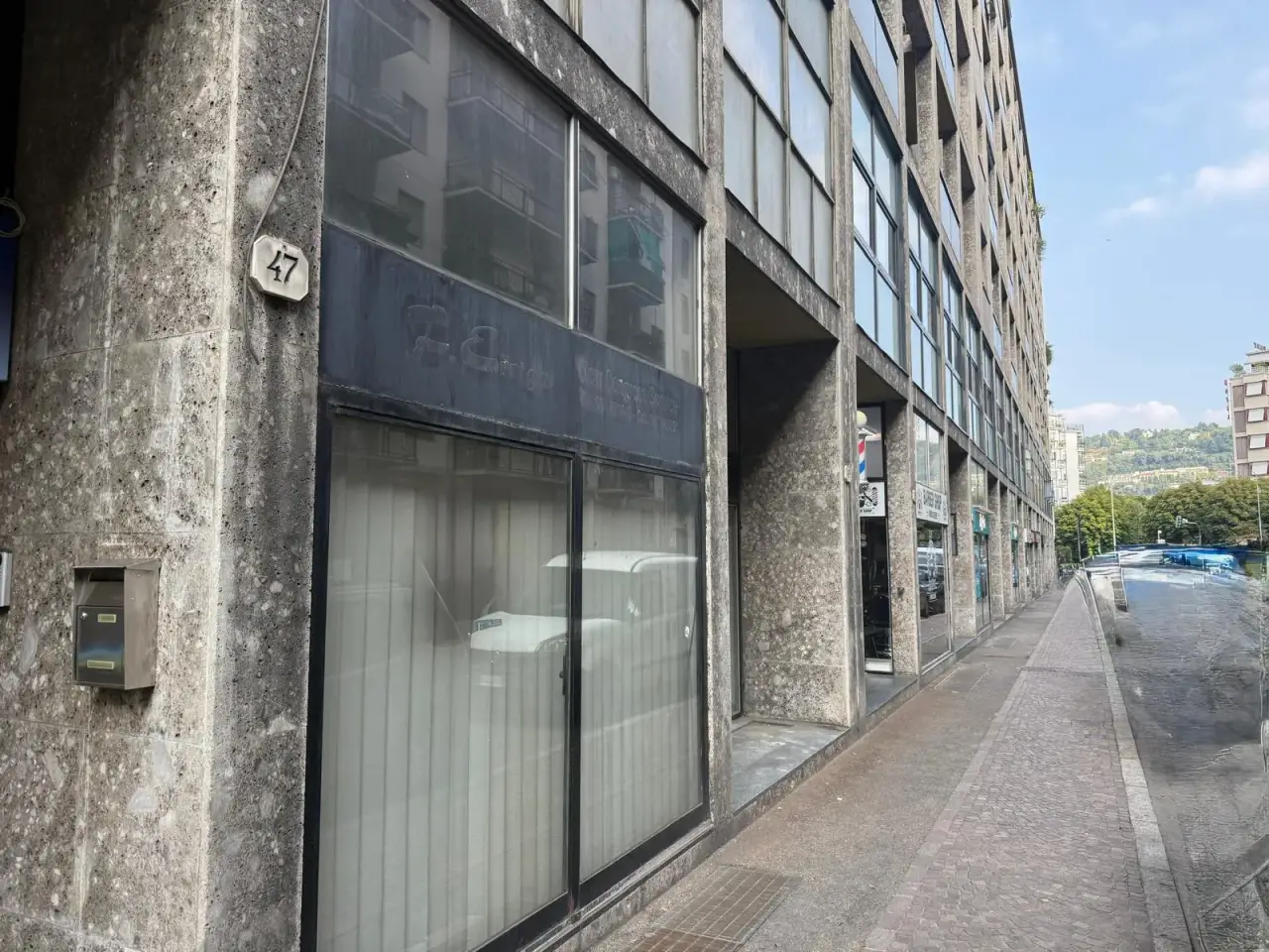 Negozio in Viale Massenzio Masia 49, Como, {3} - Foto 2